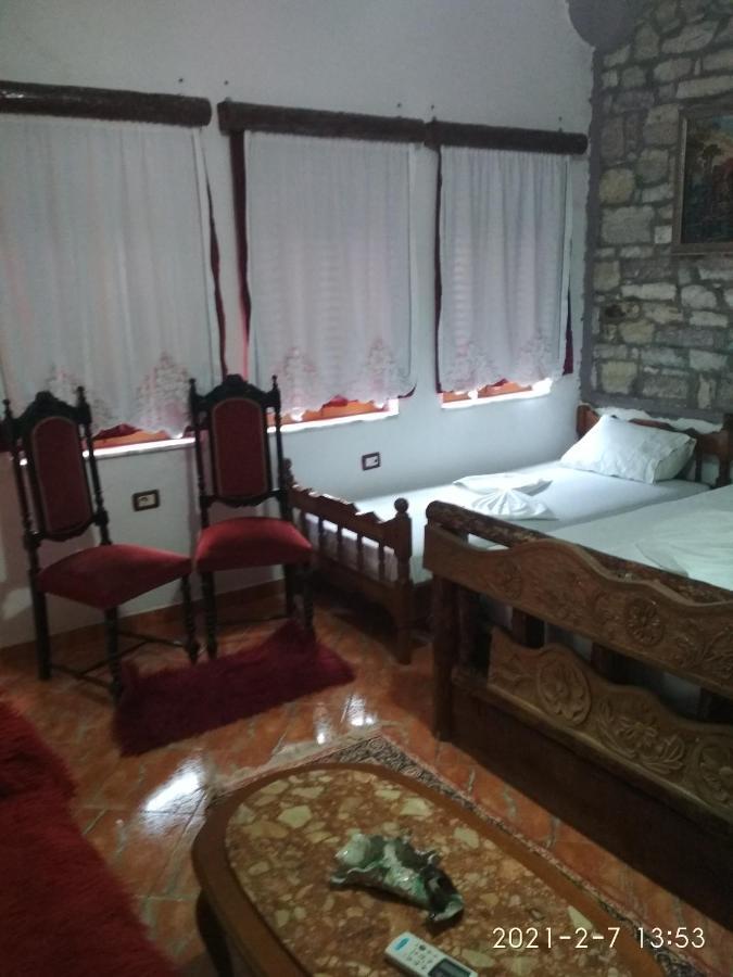 Karafil Guesthouse จีโรคาสเตอร์ ภายนอก รูปภาพ