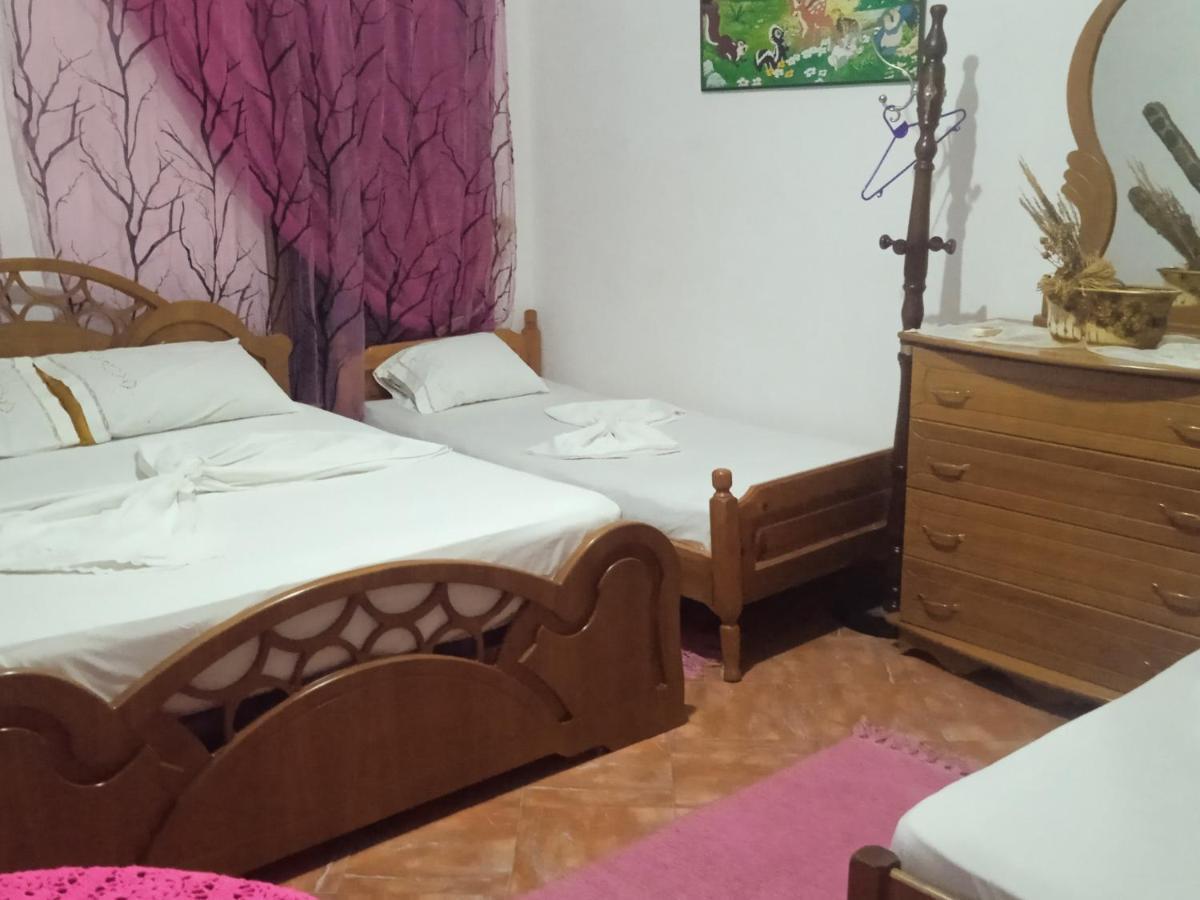 Karafil Guesthouse จีโรคาสเตอร์ ภายนอก รูปภาพ