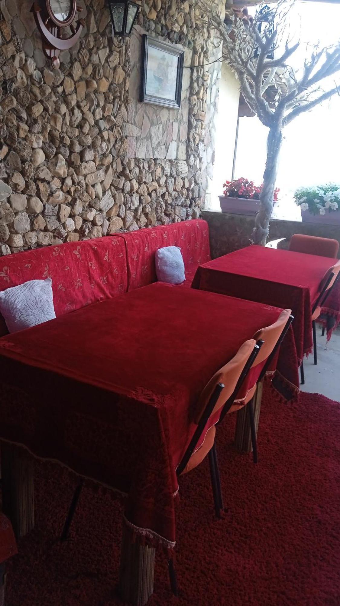 Karafil Guesthouse จีโรคาสเตอร์ ภายนอก รูปภาพ