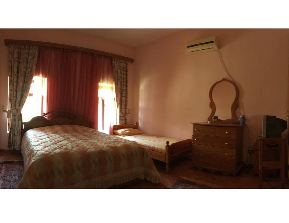 Karafil Guesthouse จีโรคาสเตอร์ ภายนอก รูปภาพ