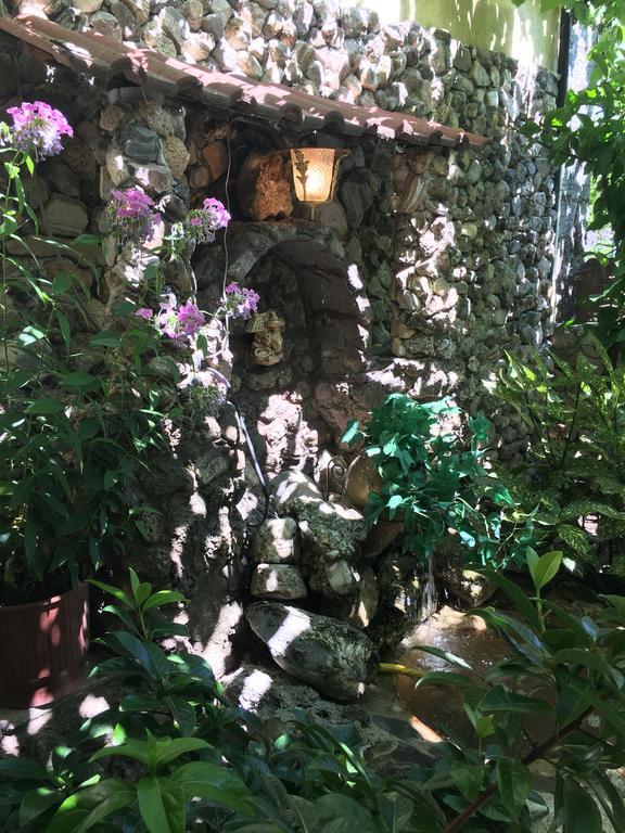 Karafil Guesthouse จีโรคาสเตอร์ ภายนอก รูปภาพ