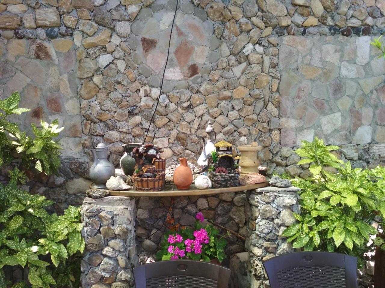 Karafil Guesthouse จีโรคาสเตอร์ ภายนอก รูปภาพ