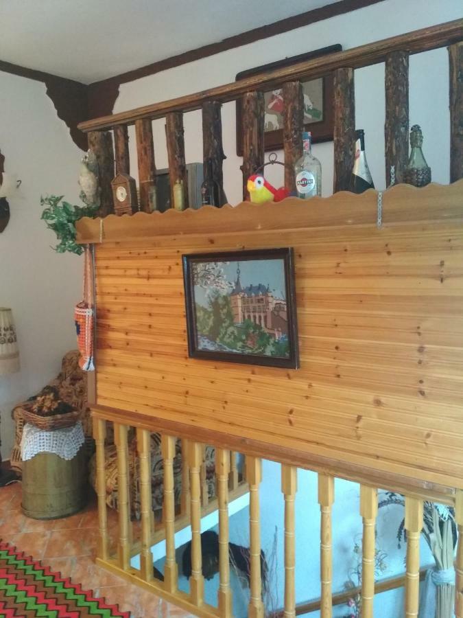 Karafil Guesthouse จีโรคาสเตอร์ ภายนอก รูปภาพ